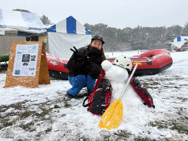【水仙まつりありがとうございました！】

2月7・8日に葛西臨海公園内で開催されました「水仙まつり」に出展させていただきました！

8日は東京では珍しく雪が降り…！
雪化粧をしたカヌーやラフトボートはとても珍しい光景でした❄

体験では、陸でカヌー体験を開催！
カヌーを見た子供達は「乗ってみたい！」と興味津々でした✨
ラフトボートも親子で乗ってみて記念撮影する方も！

皆様、沢山のご来場ありがとうございました！

水上コースの営業再開は3月13日！
水のカヌーもぜひ体験しに来てください✨

#カヌースラロームセンター
#葛西臨海公園
#水仙まつり 
#雪景色 
#カヌー 
#ラフティング 
#カヤック 
#canoe 
#rafting 
#raft 
#tokyo